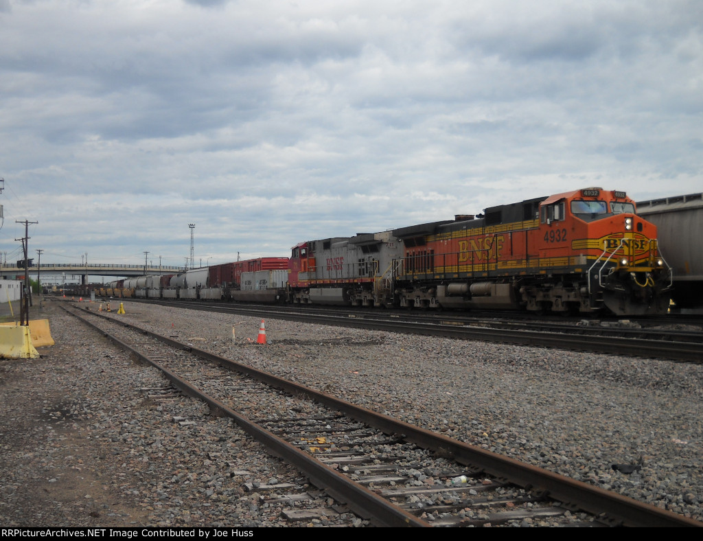 BNSF 4932 East